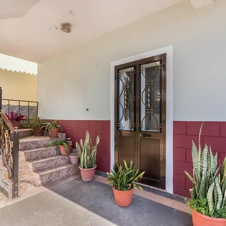 Away From Apartamento