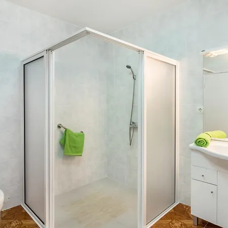 Apartament Away From